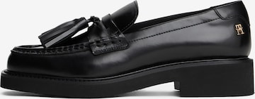 Chaussure basse TOMMY HILFIGER en noir : devant