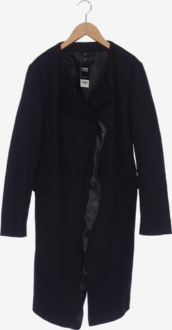 Sisley Jacket & Coat in L in Black: front