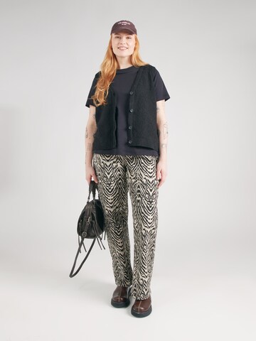 Cardigan 'CARALVILDA' ONLY Carmakoma en noir
