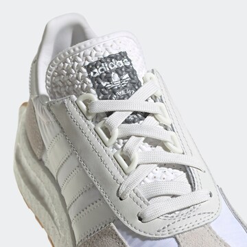 ADIDAS ORIGINALS - Zapatillas deportivas 'Retropy E5' en blanco