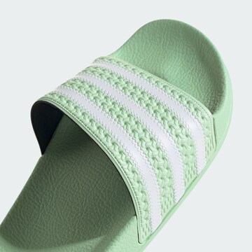 ADIDAS ORIGINALS Чехли 'Adilette' в зелено