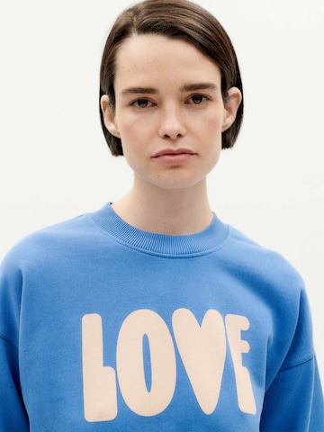 Thinking MU Sweatshirt 'Love' in Blau