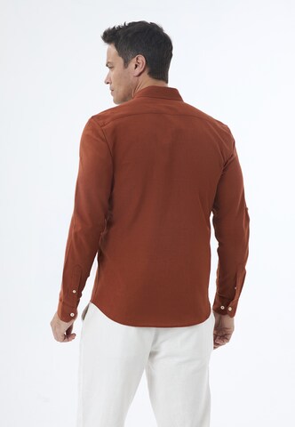 Coupe regular Chemise Jimmy Sanders en marron