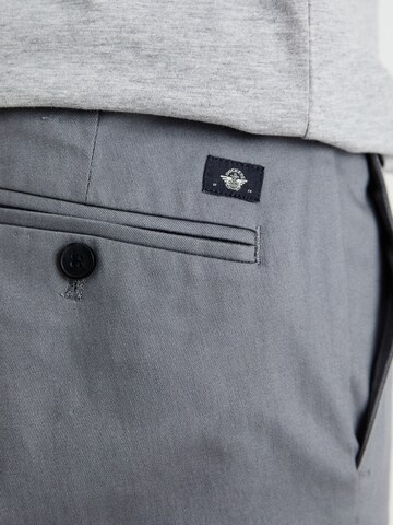 Coupe slim Pantalon à plis 'Stain' Dockers en gris