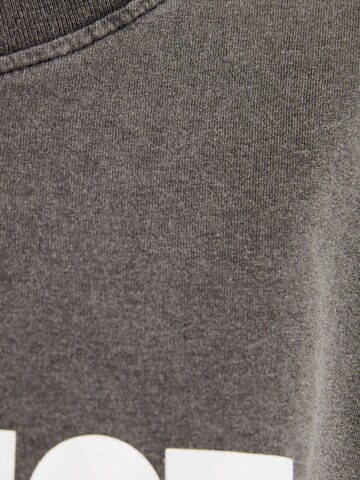 Bershka T-Shirt in Grau