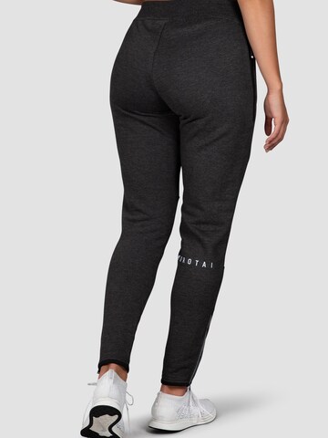 Effilé Pantalon de sport 'Naka' MOROTAI en gris