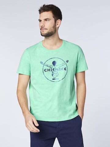 Coupe regular T-Shirt CHIEMSEE en vert : devant
