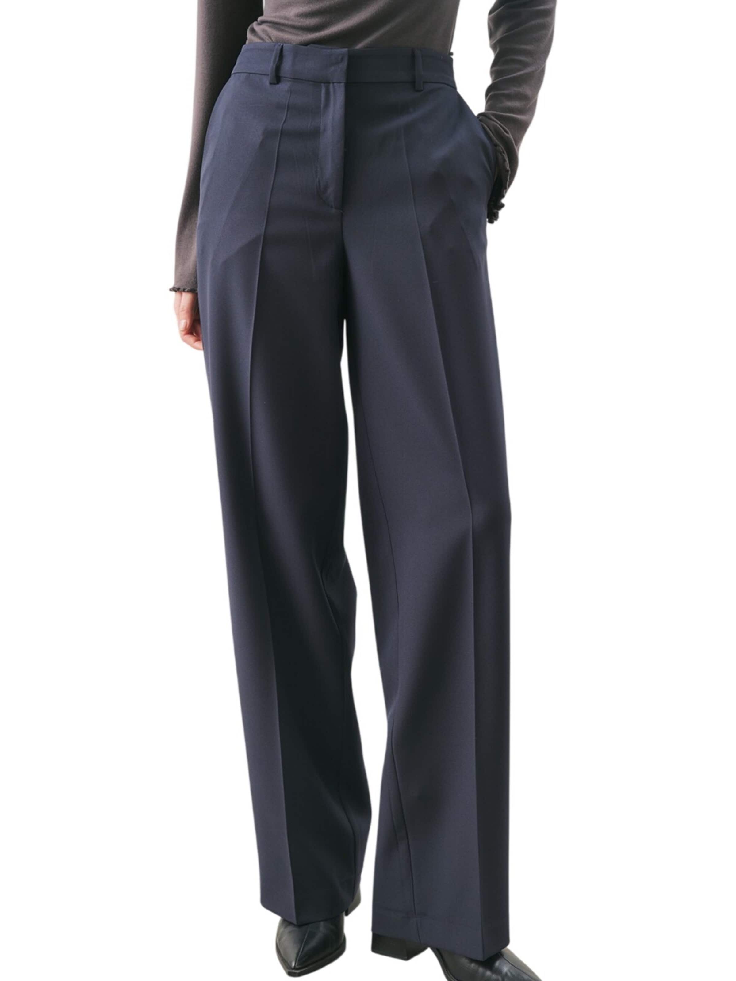 MANUKA Regular Trousers in Blue
