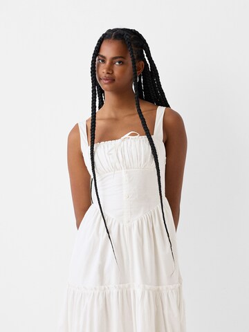 Bershka Kleid in Weiß: Vorderseite