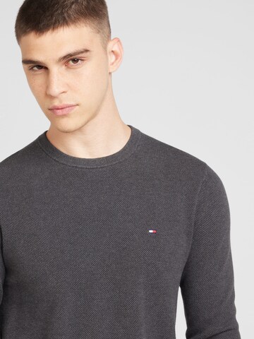 Pullover 'Essential' di TOMMY HILFIGER in grigio