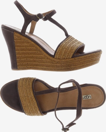 UGG Sandalen 41,5 in Braun: Vorderseite