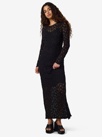 Robe 'NMMIRIAM' Noisy may en noir