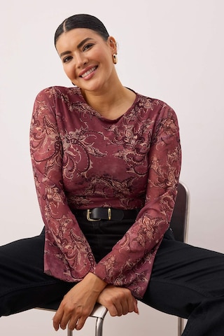 Trendyol Curve Blouse in Red: front