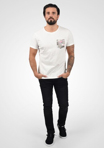 BLEND - Camiseta 'Florens' en blanco
