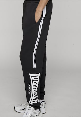 Loosefit Pantaloni 'Thropton' di LONSDALE in nero