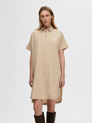 Robe-chemise 'BLAIR' SELECTED FEMME en beige : devant