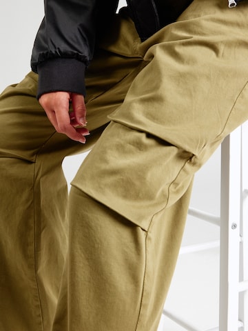 ALPHA INDUSTRIES Loosefit Bukser i grøn