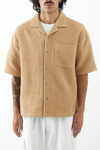 BDG Urban Outfitters Klasický střih Košile – hnědá: přední strana