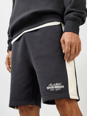 FC BAYERN MÜNCHEN Regular Pants in Black