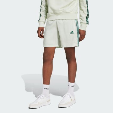 ADIDAS SPORTSWEAR Regular Sportshorts 'Essentials Chelsea' in Grün