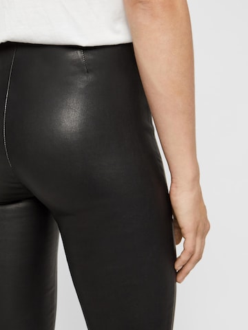 Skinny Leggings 'Zeba' Y.A.S en noir