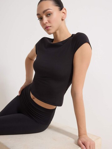 T-shirt Trendyol en noir