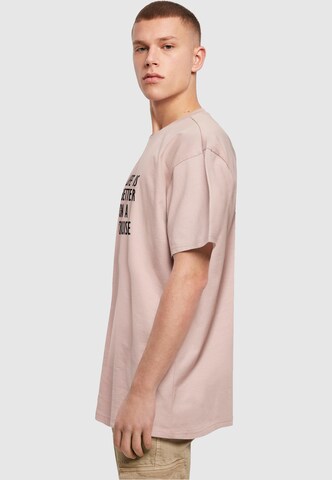 Merchcode Shirt 'Life Is Better' in Roze