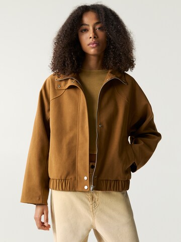 Giacca di mezza stagione di Pull&Bear in marrone: frontale