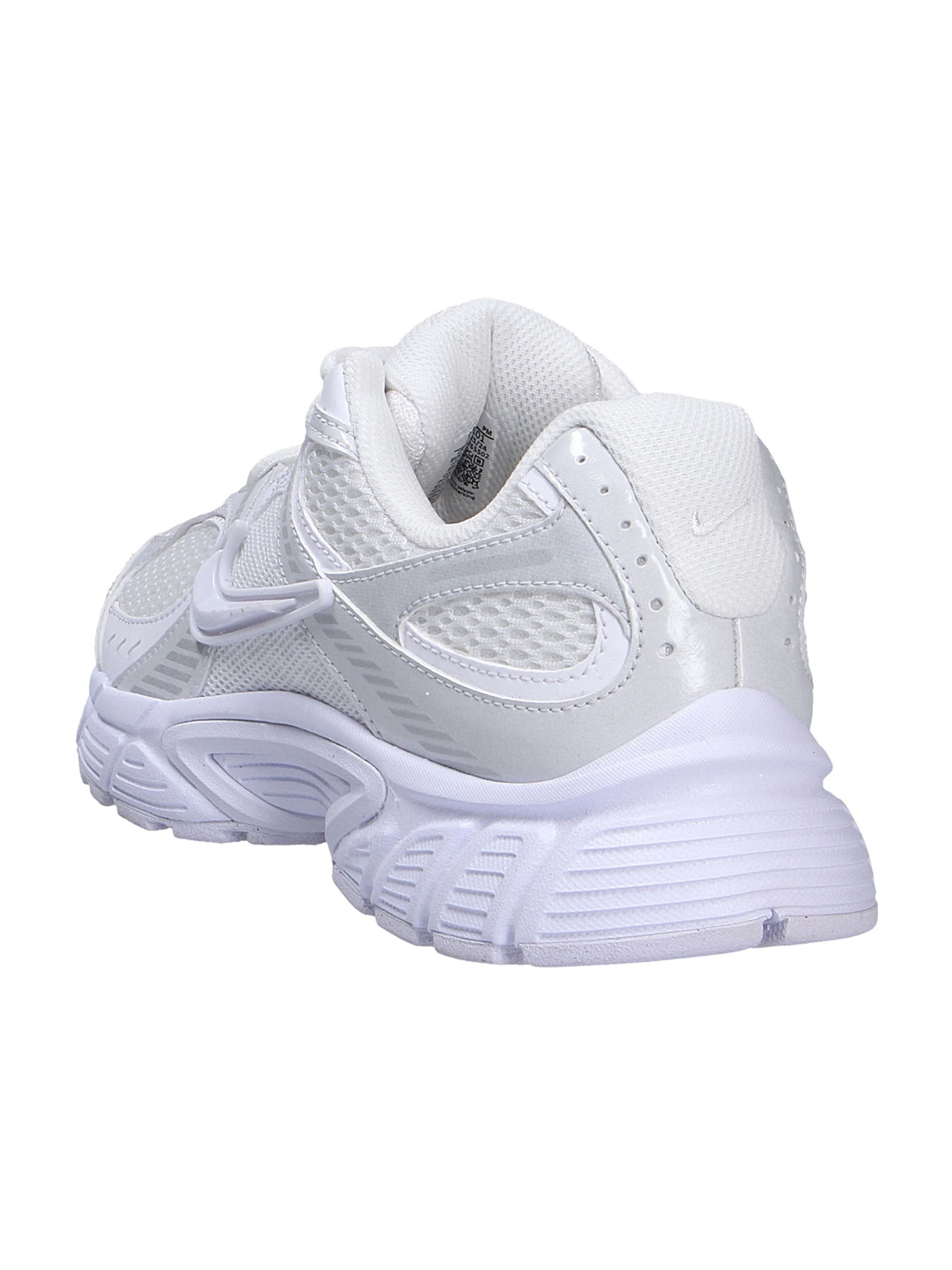 Sneaker low 'V5' de la Nike Sportswear pe alb