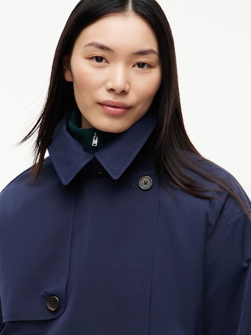Tommy Jeans Välikausitakki värissä sininen