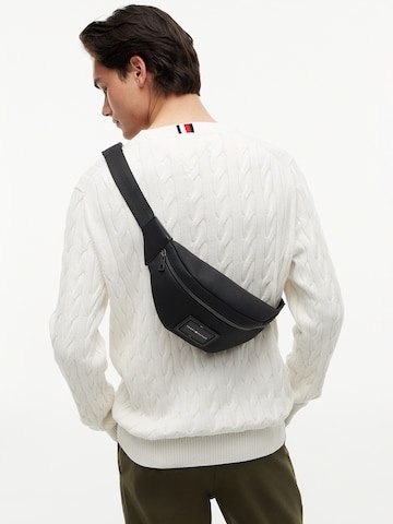 TOMMY HILFIGER Torba na pasek 'FOUNDATION' w kolorze czarny