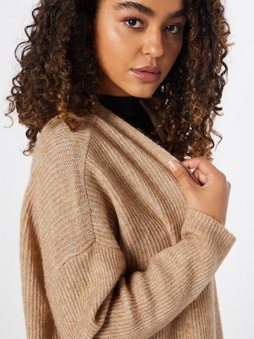 Cardigan 'VIGGA' VERO MODA en marron