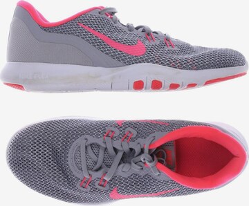 NIKE Sneaker 40 in Grau: predná strana