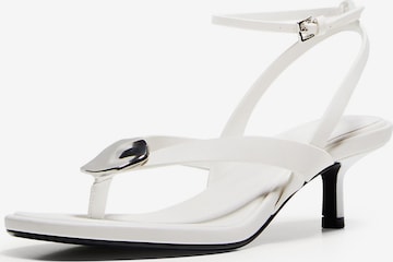 Bershka Varvastossut värissä valkoinen: etupuoli