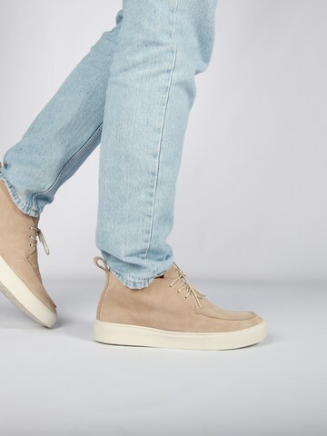 BLACKSTONE - Botas chukka 'Ruby Jerrik CG183' em bege
