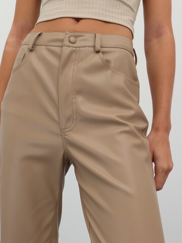 EDITED Bootcut Hose 'Sia' in Beige