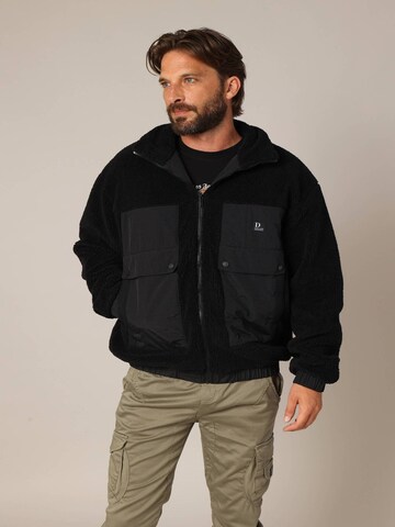 Veste en polaire 'COSMO' Deeluxe en noir : devant