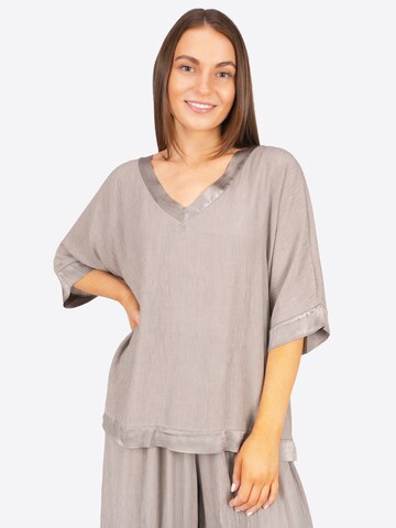 Seasons of April Blouse ' Stella' in Bruin: voorkant