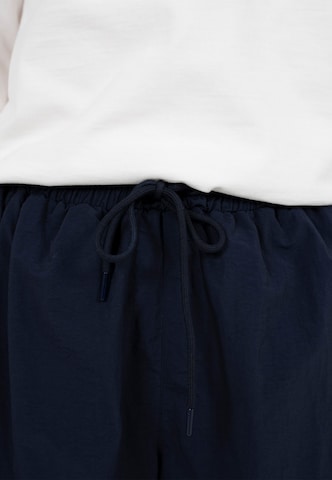 regular Pantaloni di Prohibited in blu