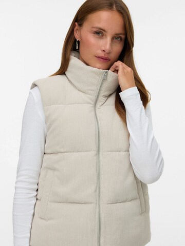 VERO MODA - Chaleco en beige