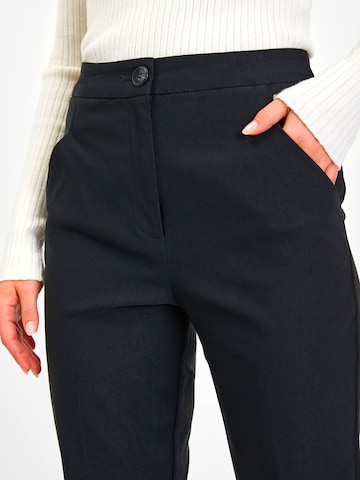 Orsay Regular Pleated Pants in Black