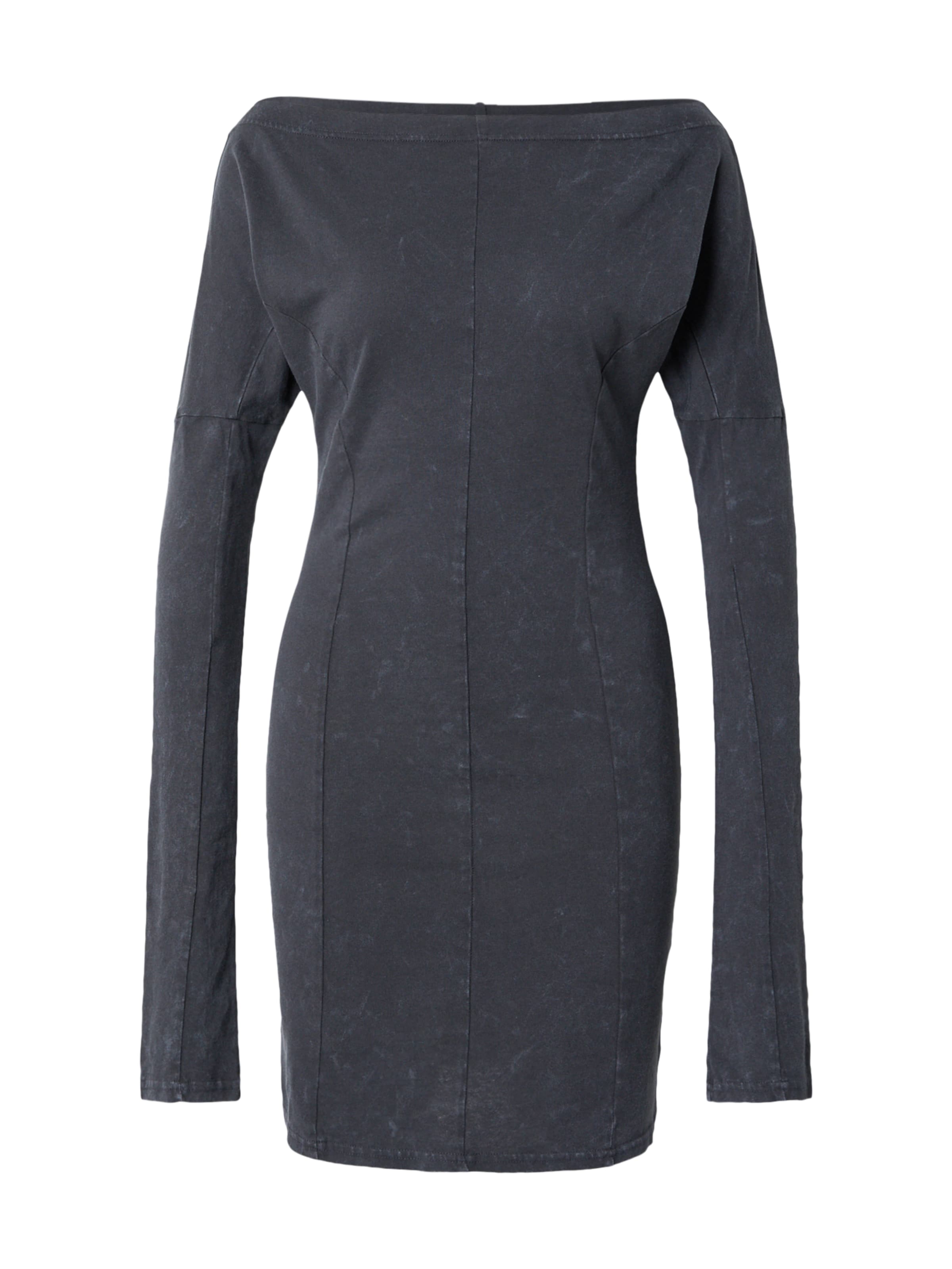 Rochie 'Robin' de la WEEKDAY pe negru: față