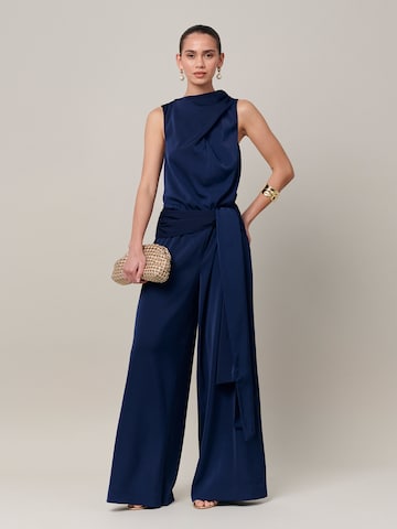 Sável Jumpsuit 'Elliana' i blå: forside