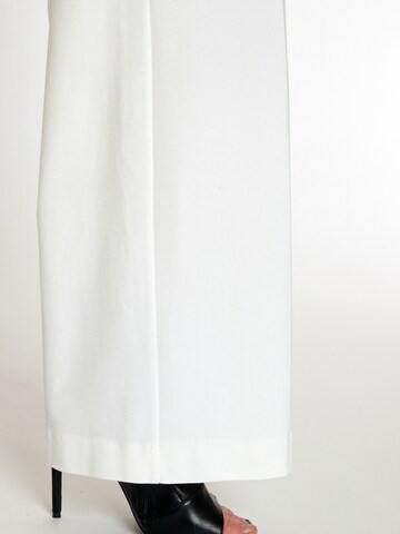 Ana Alcazar Loose fit Pleated Pants 'Kadosa' in White