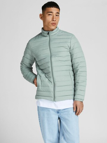 Veste mi-saison JACK & JONES en vert : devant