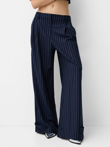 Wide leg Pantaloni con pieghe di Bershka in blu: frontale