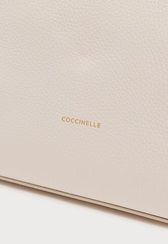 Coccinelle Skuldertaske 'Dorian' i hvid