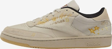 Baskets basses 'Club C 85' Reebok en beige : devant