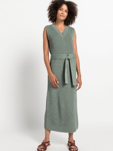 hessnatur Knitted dress in Green: front
