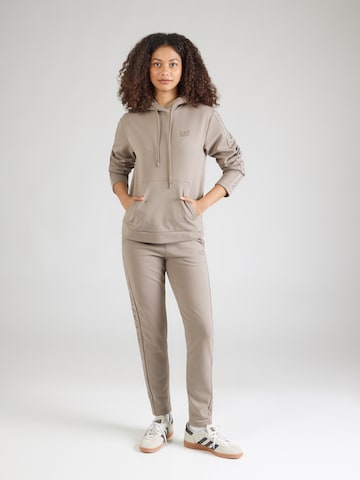 EA7 Emporio Armani Φόρμα σε γκρι: μπροστά